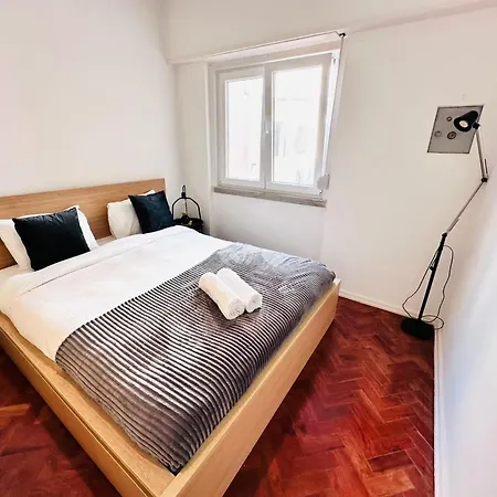 The Redondo House - No 4e1 - Comfortable Two-bedroom Apartman