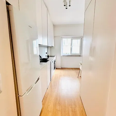 The Redondo House - No 4e1 - Comfortable Two-bedroom Daire